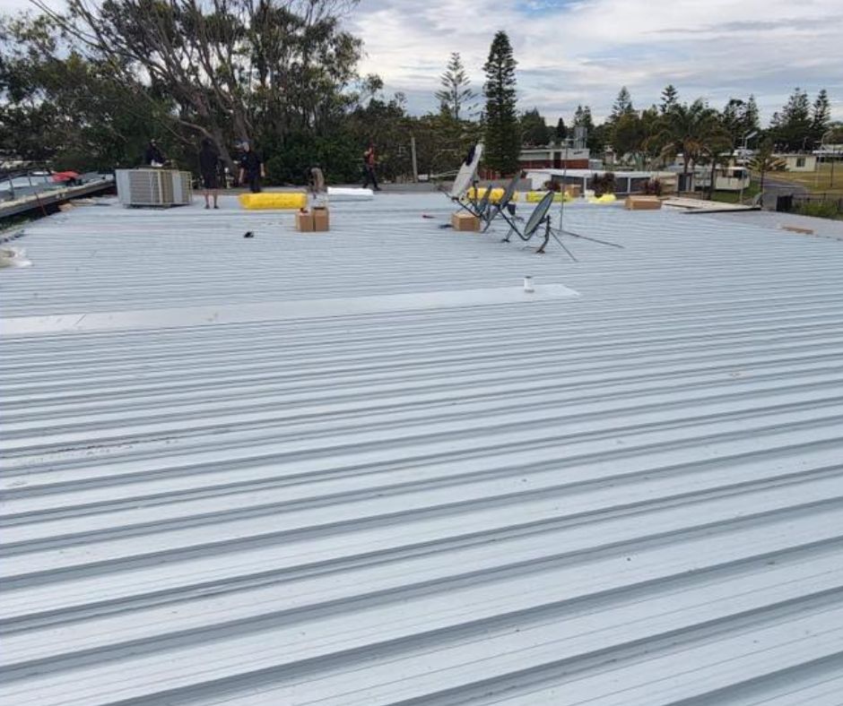 Flat Metal Roof Leaking Problems Explained