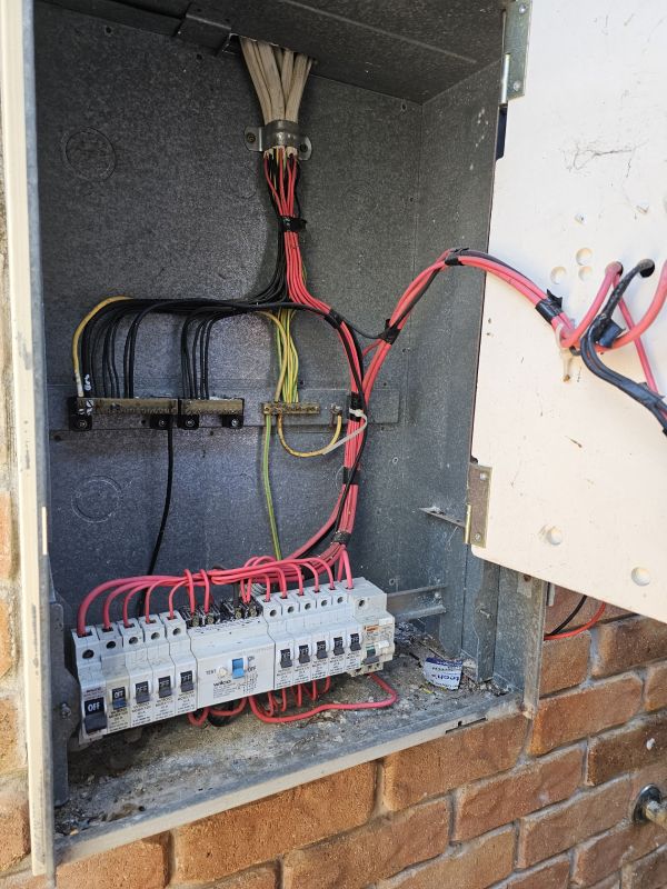 Solar Switchboard Upgrade for Chelmer’s Battery & Ducted Air Con